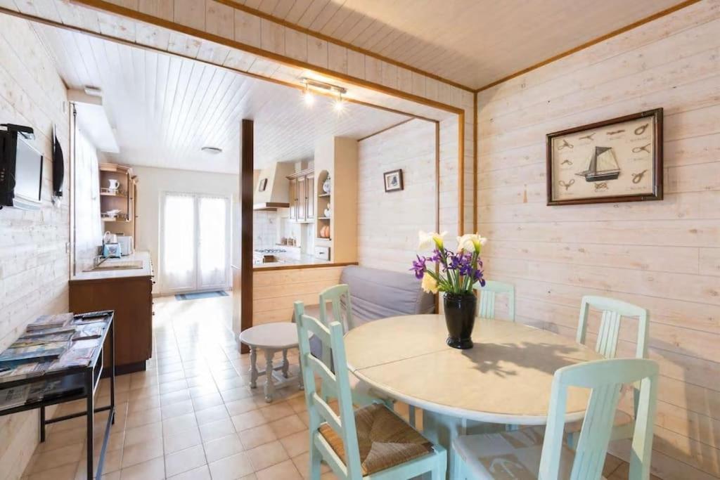 St Malo Maison Avec Jardin Proche Gare Plage Intramuros Chien Admis Parking Gratuit サン・マロ エクステリア 写真